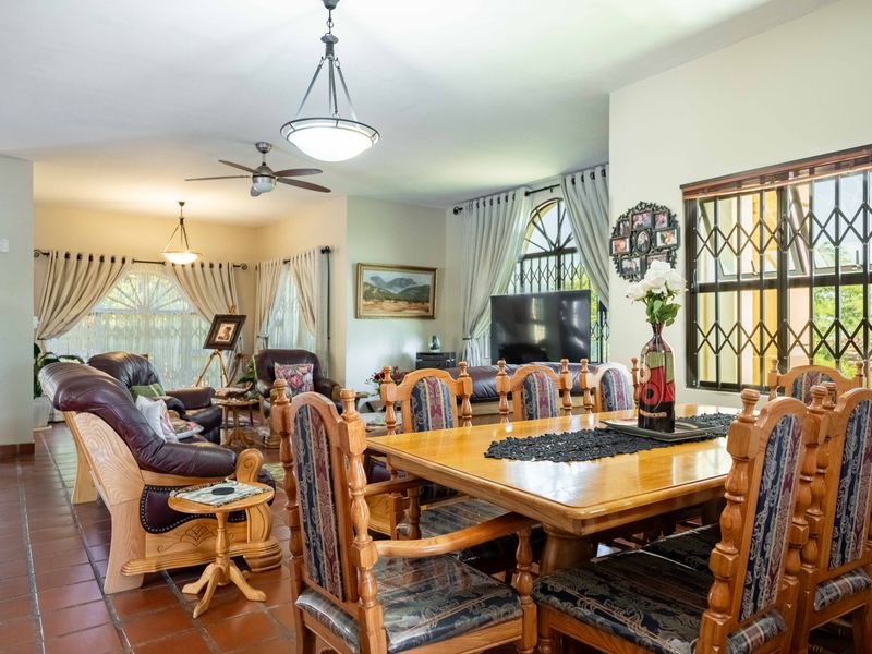 Designed for Living, Built for Entertaining – Immaculate Double Storey Home - Photo 8