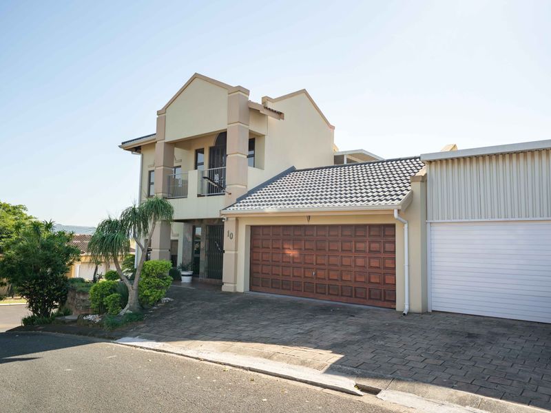 Designed for Living, Built for Entertaining – Immaculate Double Storey Home - Photo 3