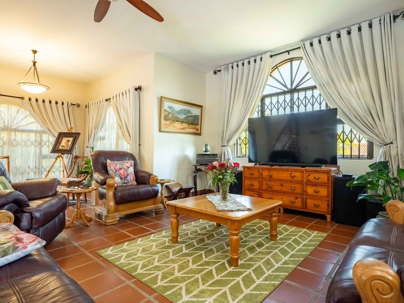 Designed for Living, Built for Entertaining – Immaculate Double Storey Home - Photo 6