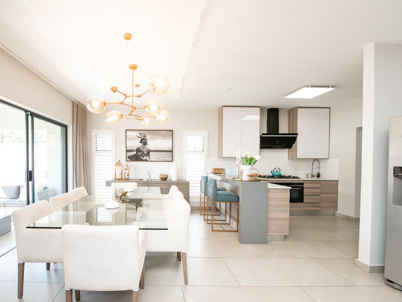 Immaculate Modern Family home just waiting for you to call it home - Photo 4