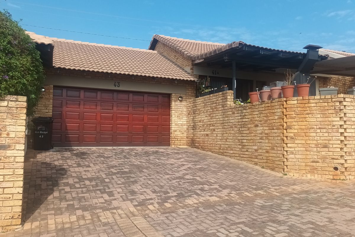 SPACIOUS 3 BEDROOM CLUSTER R14 500PM - Photo 3
