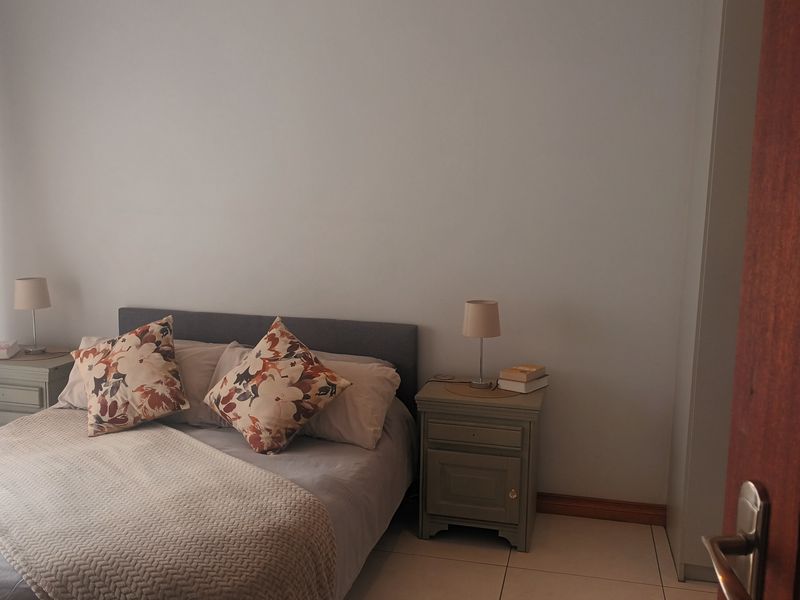 EXTREMELY NEAT AND SPACIOUS 3 BEDROOM TOWNHOUSE R14 500PM - Photo 9