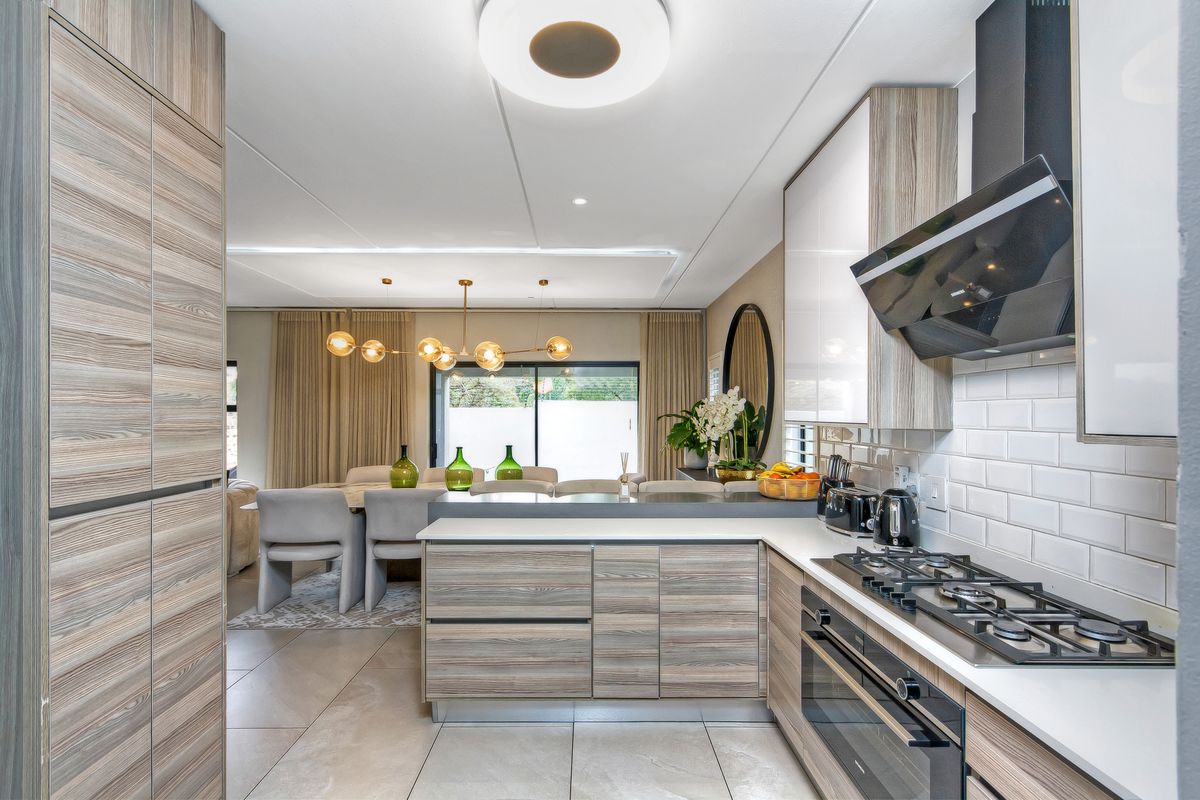 Immaculate Modern Family home just waiting for you to call it home - Photo 2