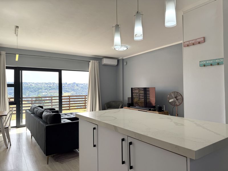 Front Row 3 Bed Stunner with Views and Garden - Photo 9