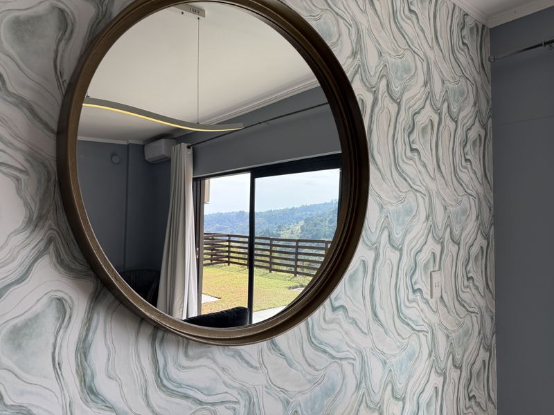 Front Row 3 Bed Stunner with Views and Garden - Photo 4