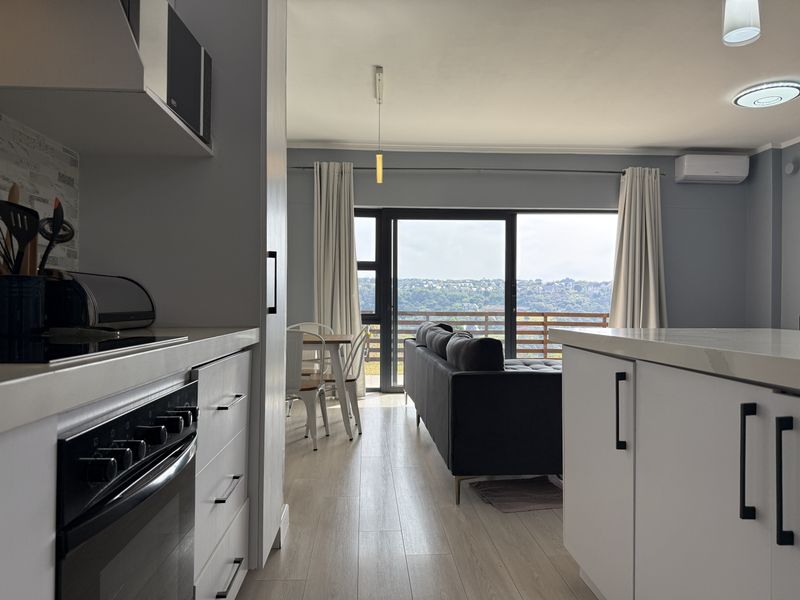 Front Row 3 Bed Stunner with Views and Garden - Photo 5