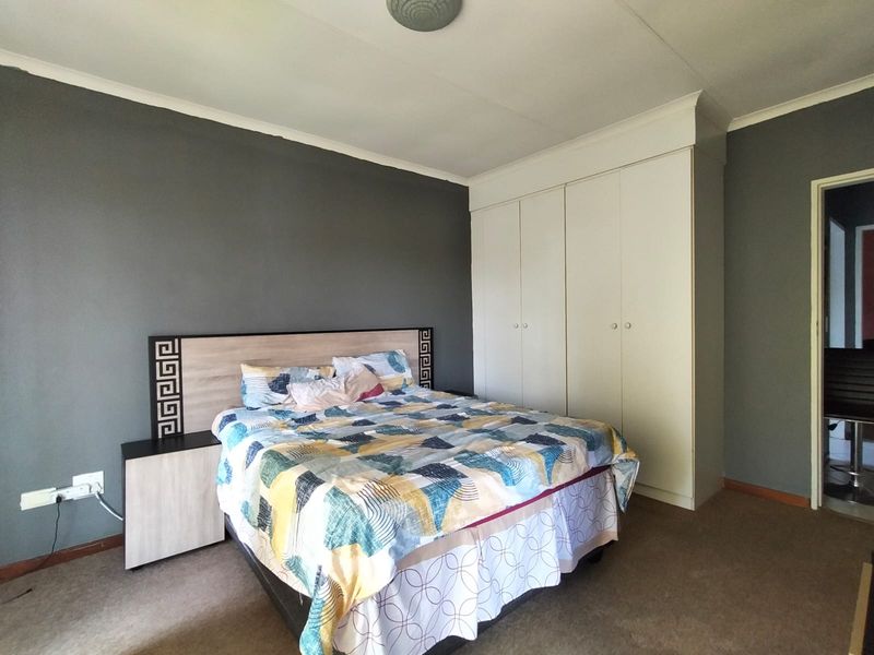Spacious 2-Bedroom Apartment with Stunning Views - Photo 9