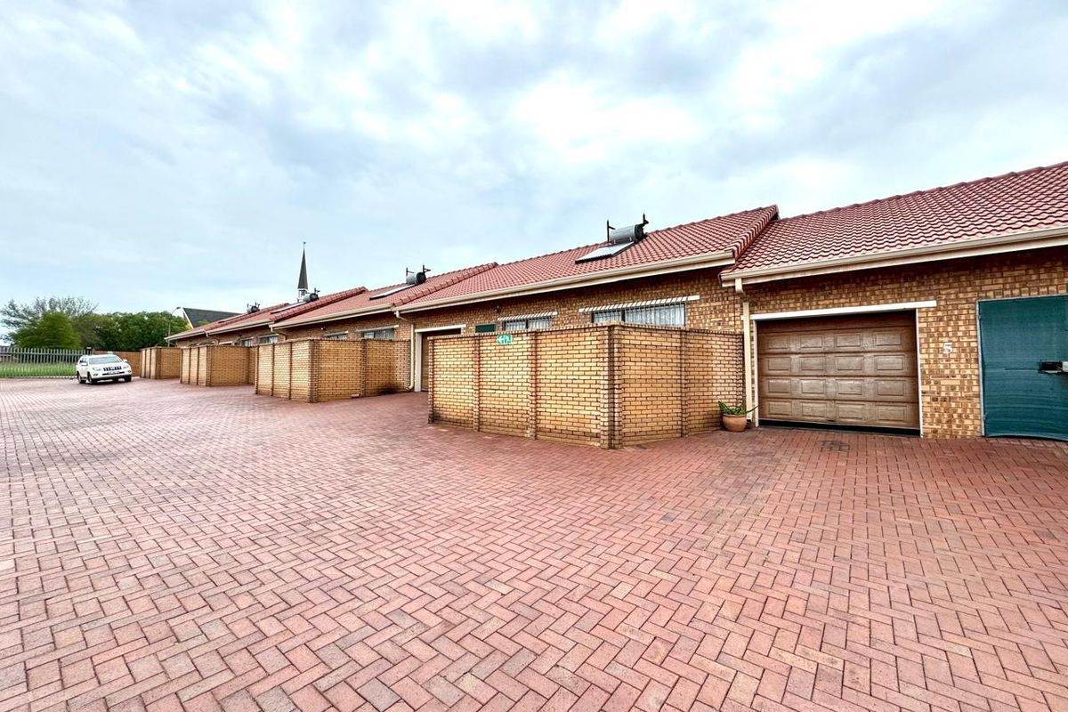 Complex for sale in Trichardt.  10 two bedroom units for sale - Photo 4
