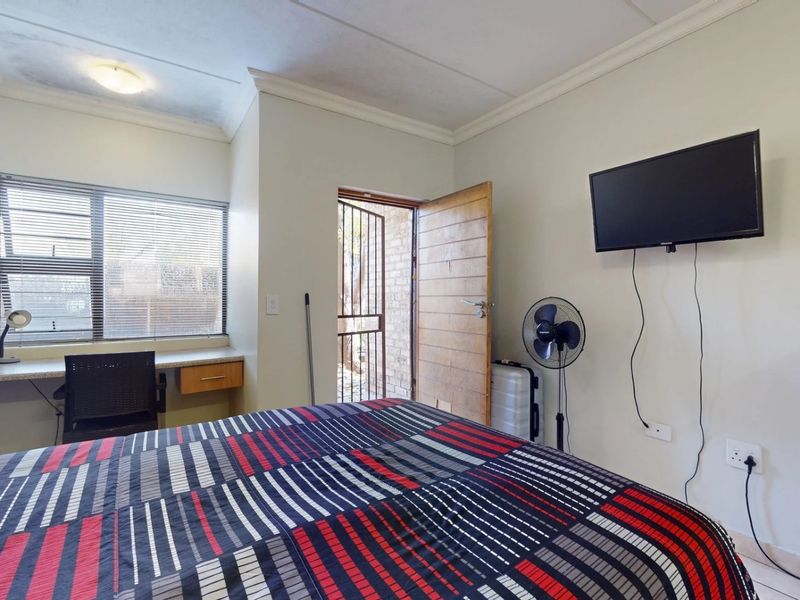 Beautiful bachelor flat for sale in Die Bult – perfect for students or investors! - Photo 10