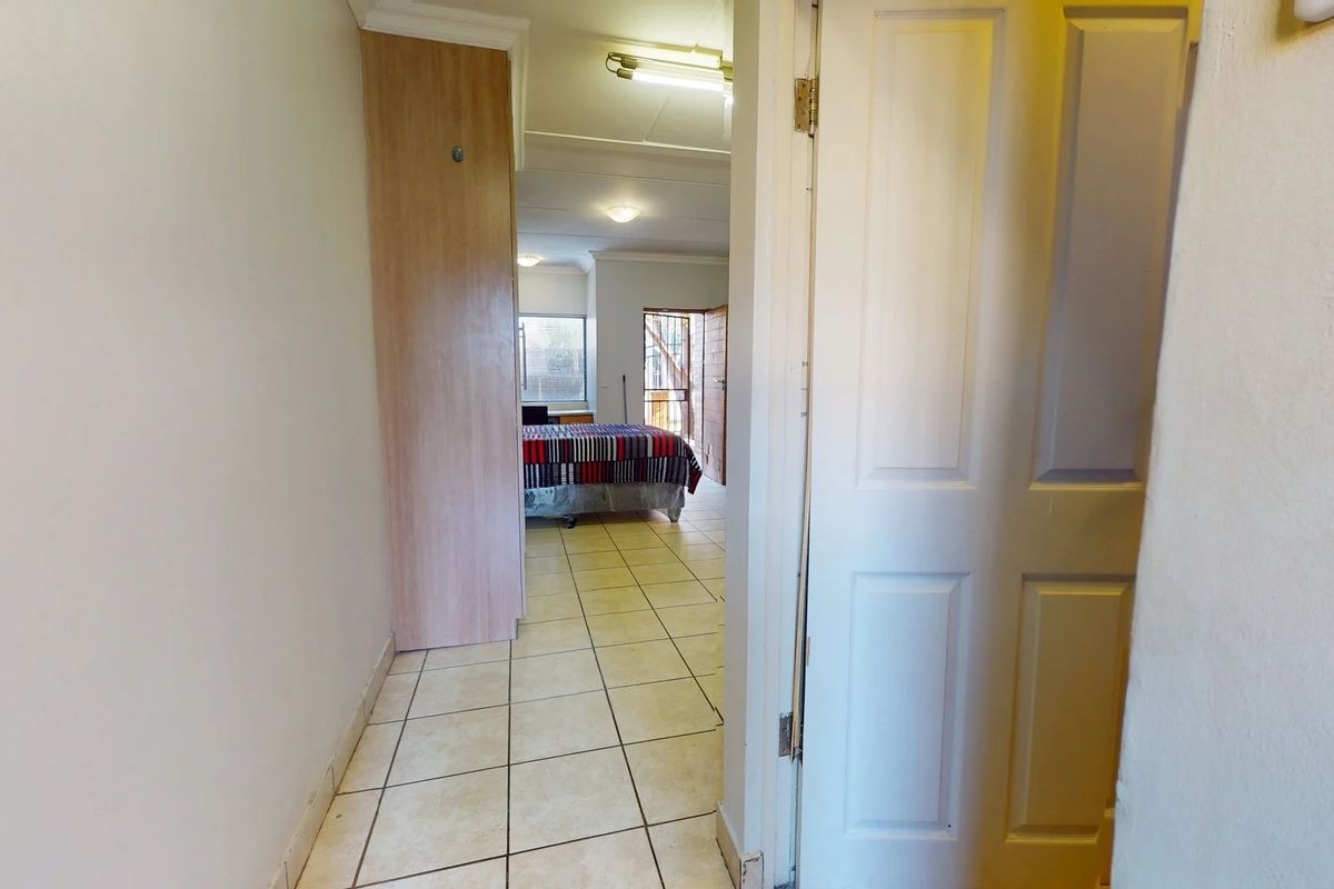 Beautiful bachelor flat for sale in Die Bult – perfect for students or investors! - Photo 5