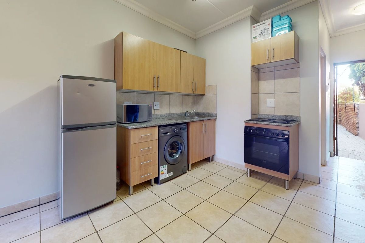 Beautiful bachelor flat for sale in Die Bult – perfect for students or investors! - Photo 2