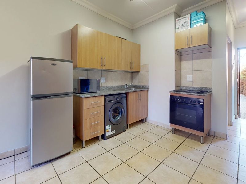 Beautiful bachelor flat for sale in Die Bult – perfect for students or investors! - Photo 2