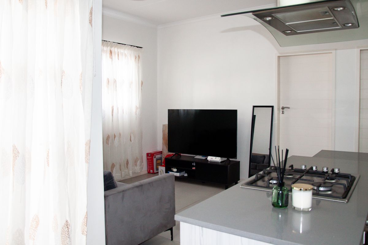 Lovely 1 Bedroom apartment with Tenant in Place – PERFECT INVESTMENT OPPORTUNITY - Photo 4