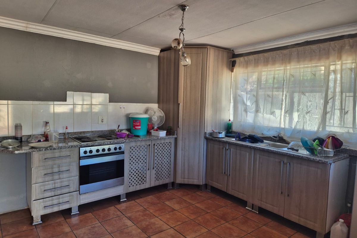 Exceptional Investment Opportunity in Flora Park - Photo 3