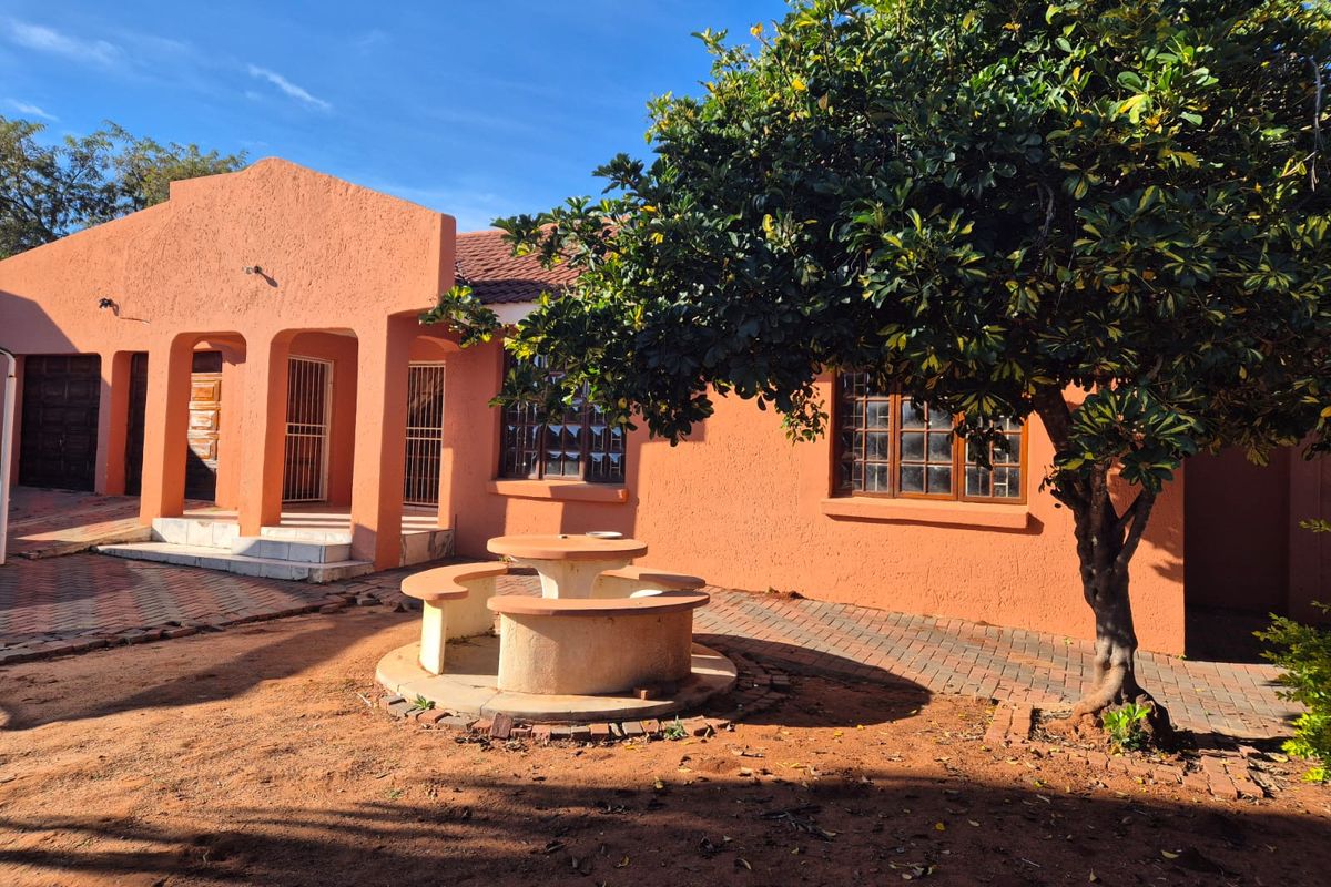 Exceptional Investment Opportunity in Flora Park - Photo 2