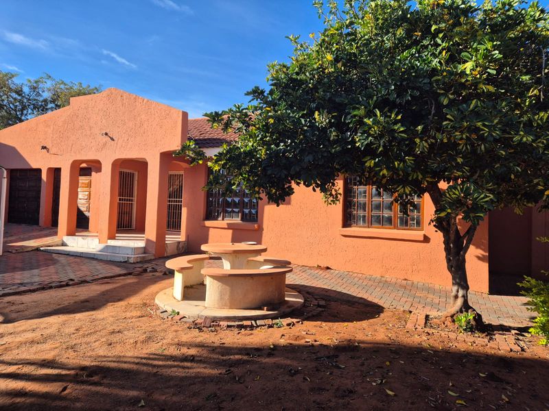 Exceptional Investment Opportunity in Flora Park - Photo 2