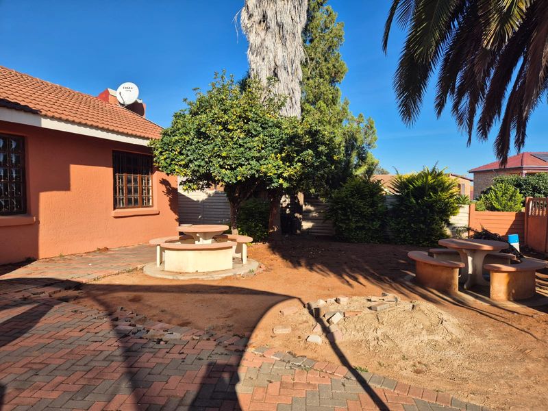 Exceptional Investment Opportunity in Flora Park - Photo 7