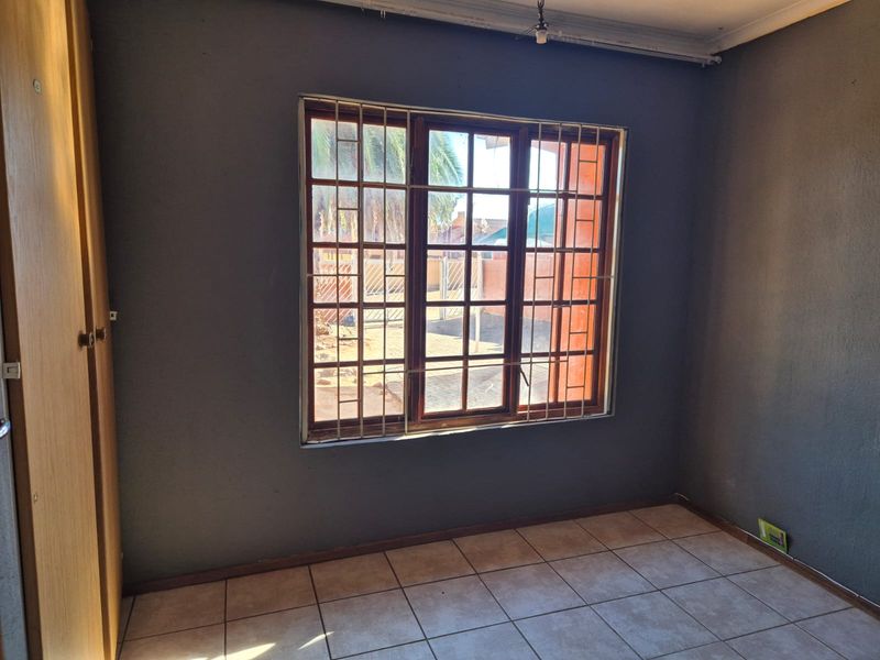 Exceptional Investment Opportunity in Flora Park - Photo 6