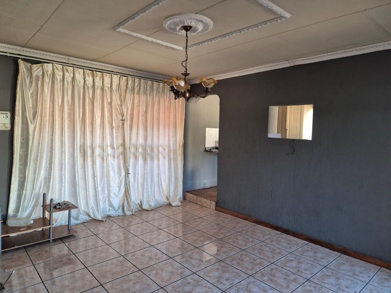 Exceptional Investment Opportunity in Flora Park - Photo 4