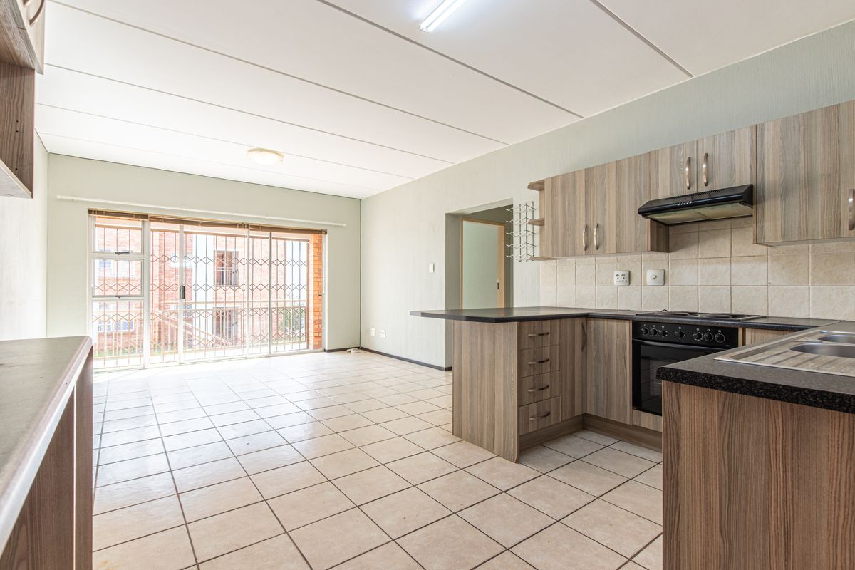 Perfect Opportunity for First-Time Buyers in Randpark Ridge - 2 Bed 2 Bath Ground floor Apartment - Photo 4