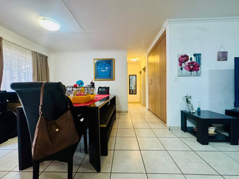 Comfortable Living in Secure Montana Complex – Ideal for Family Life - Photo 10