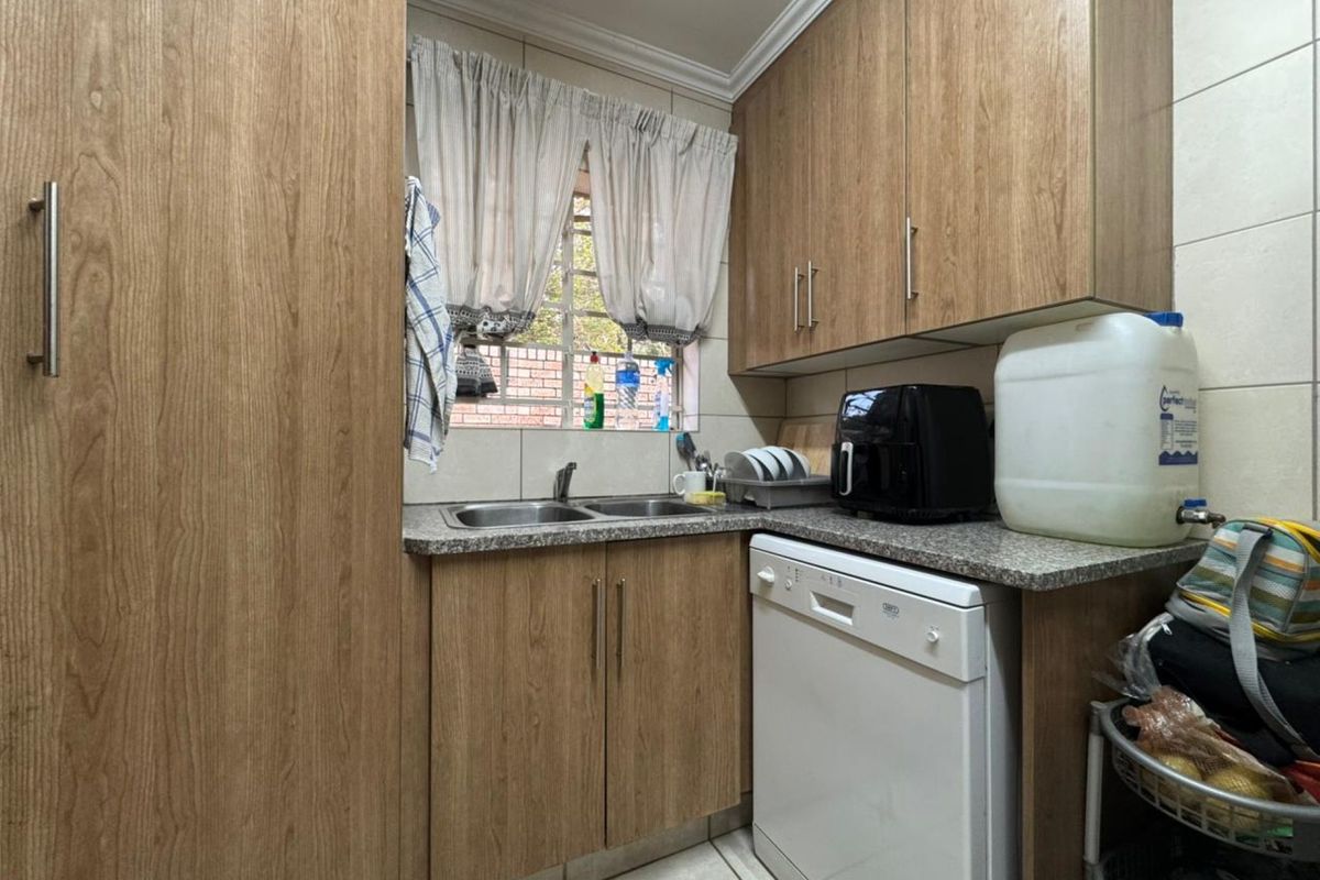 Comfortable Living in Secure Montana Complex – Ideal for Family Life - Photo 5