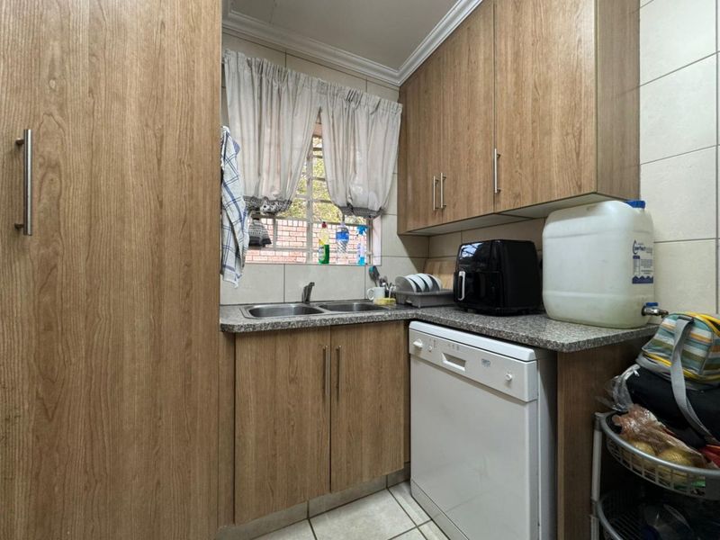 Comfortable Living in Secure Montana Complex – Ideal for Family Life - Photo 5