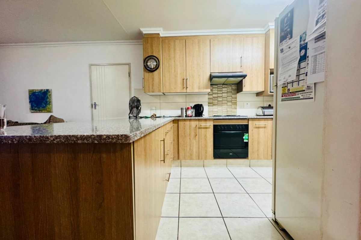 Comfortable Living in Secure Montana Complex – Ideal for Family Life - Photo 2