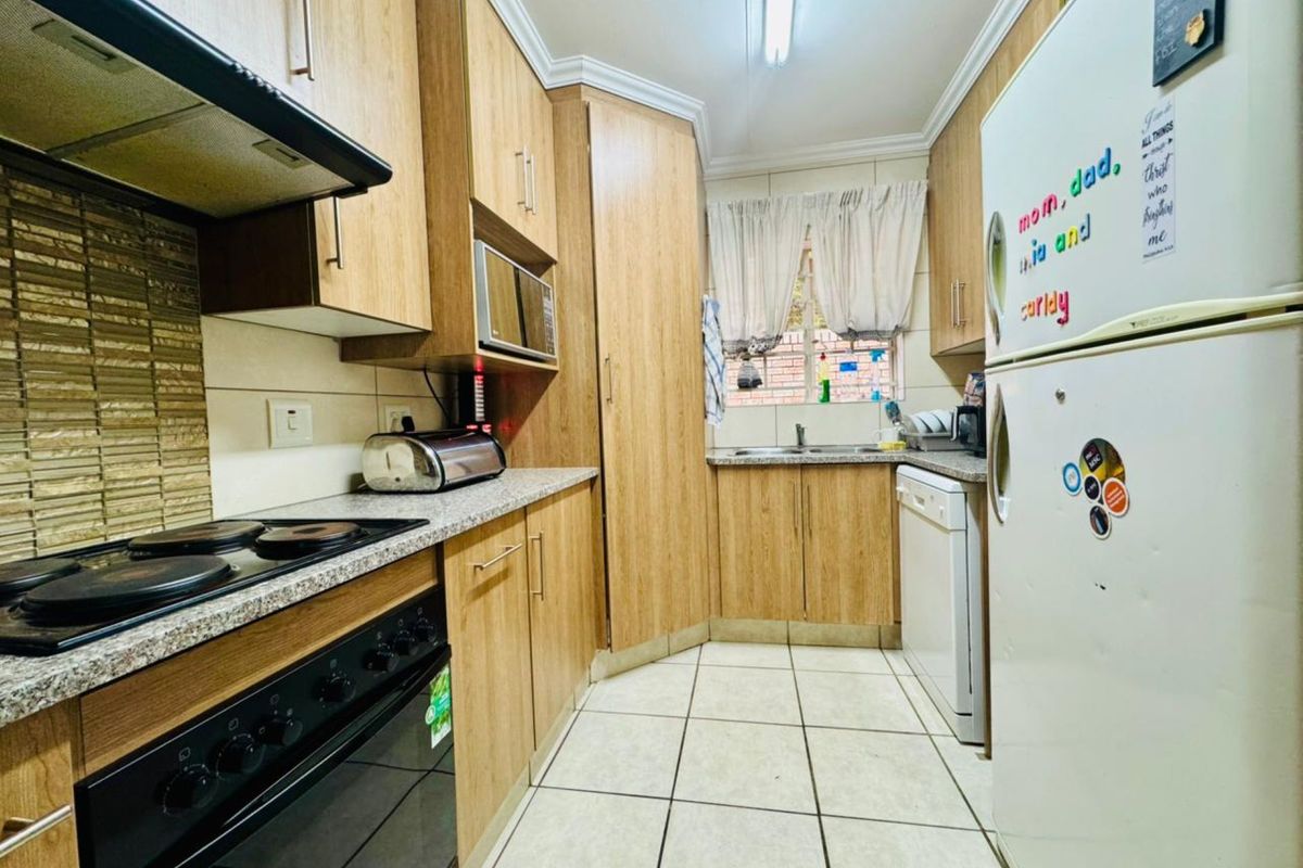 Comfortable Living in Secure Montana Complex – Ideal for Family Life - Photo 3