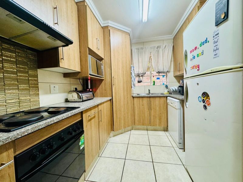 Comfortable Living in Secure Montana Complex – Ideal for Family Life - Photo 3