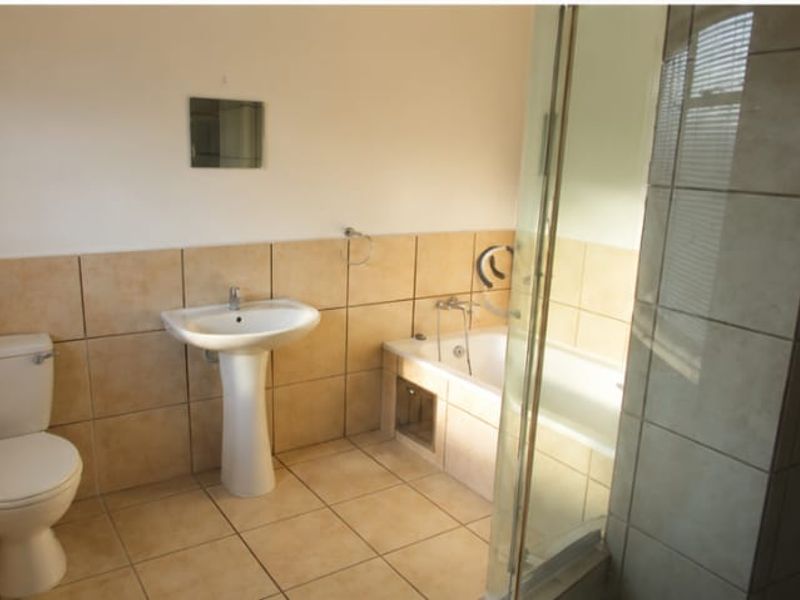 Modern & Secure 2-Bedroom Double-Storey Cottage To Let in Helderkruin - Photo 7