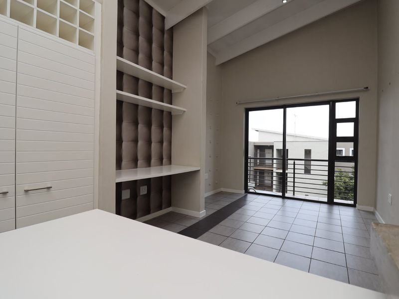 Lock up and go 2 Bedroom 1 Bathroom apartment in secure complex - Photo 10
