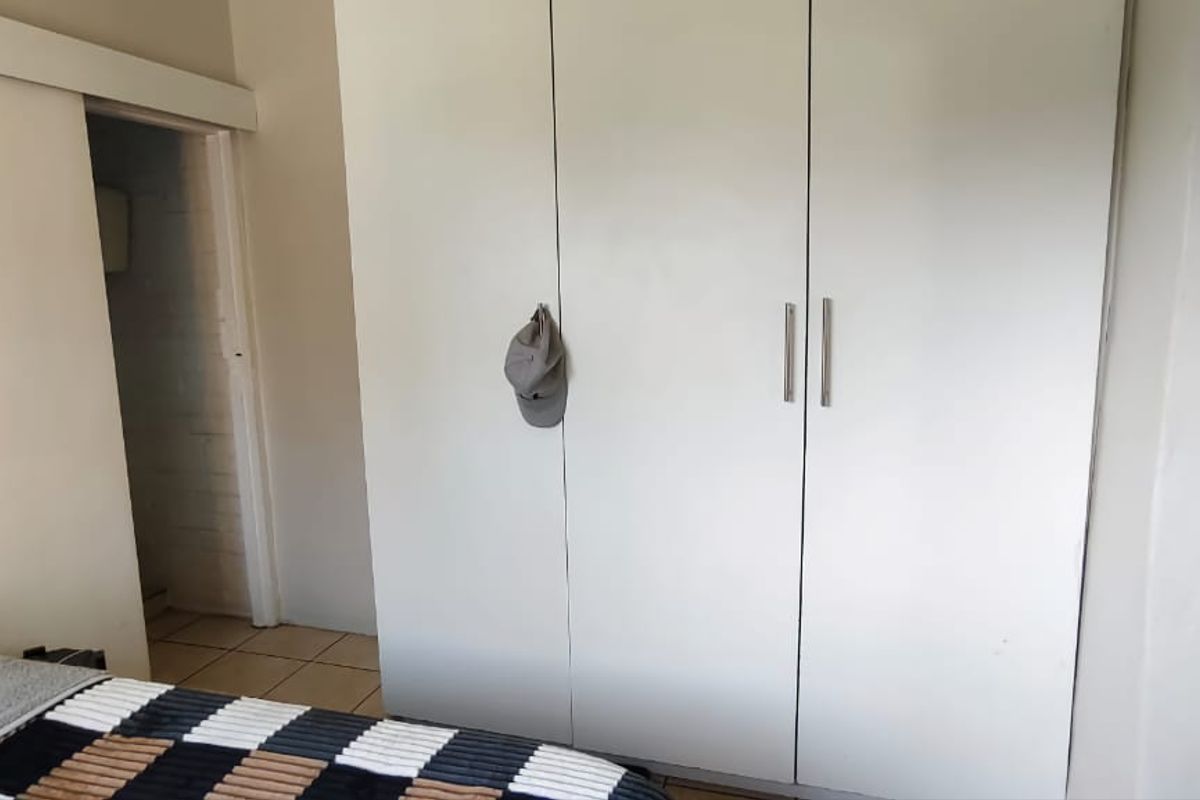 Charming Family Home - Photo 3