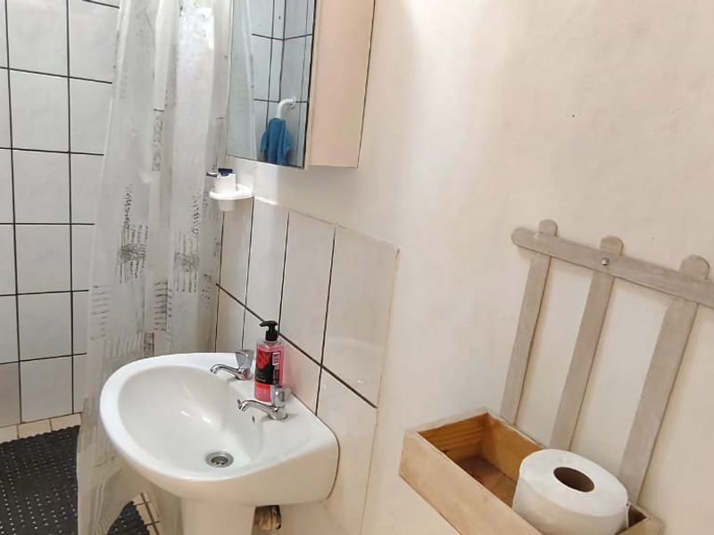 Charming Family Home - Photo 6