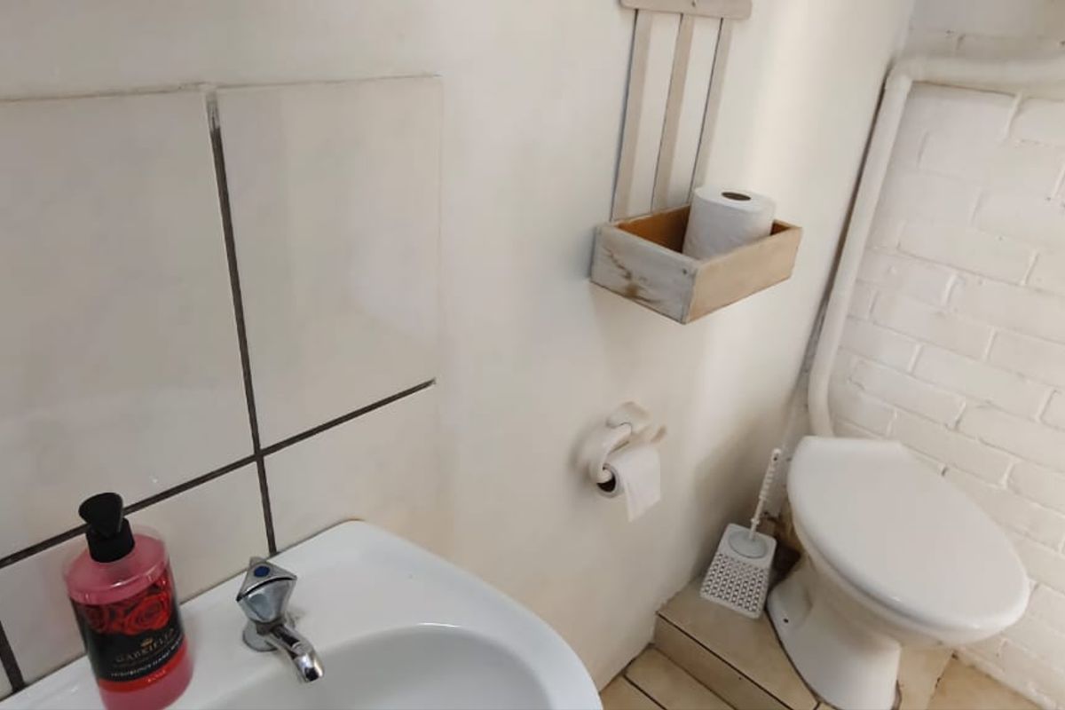 Charming Family Home - Photo 5