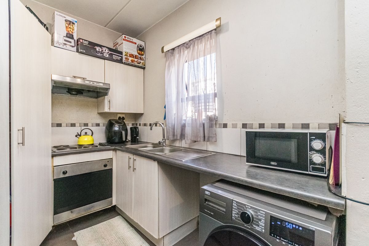 Pet Friendly Ground floor 2 Bedroom Apartment - Photo 2