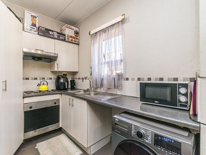 Pet Friendly Ground floor 2 Bedroom Apartment - Photo 2