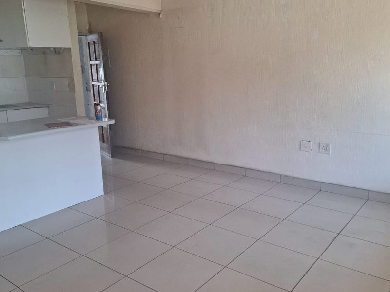 2 Bedroom Apartment For Sale in Horison - Photo 3