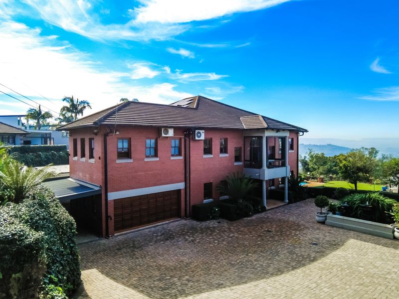 Athlone - spectacular family home for the extended family - Photo 5