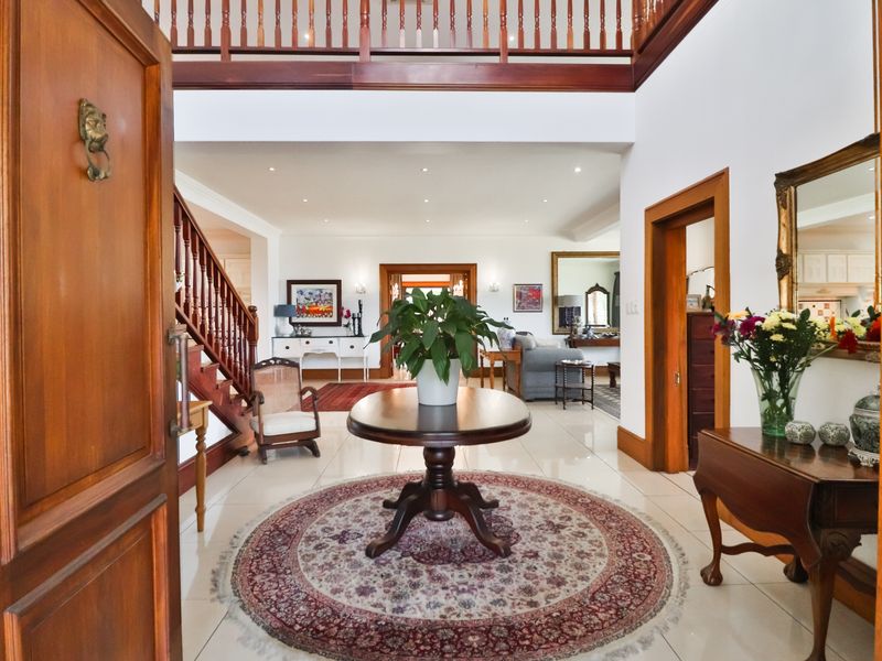 Athlone - spectacular family home for the extended family - Photo 10