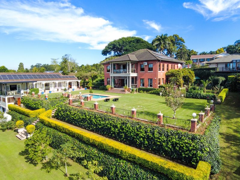 Athlone - spectacular family home for the extended family - Photo 9