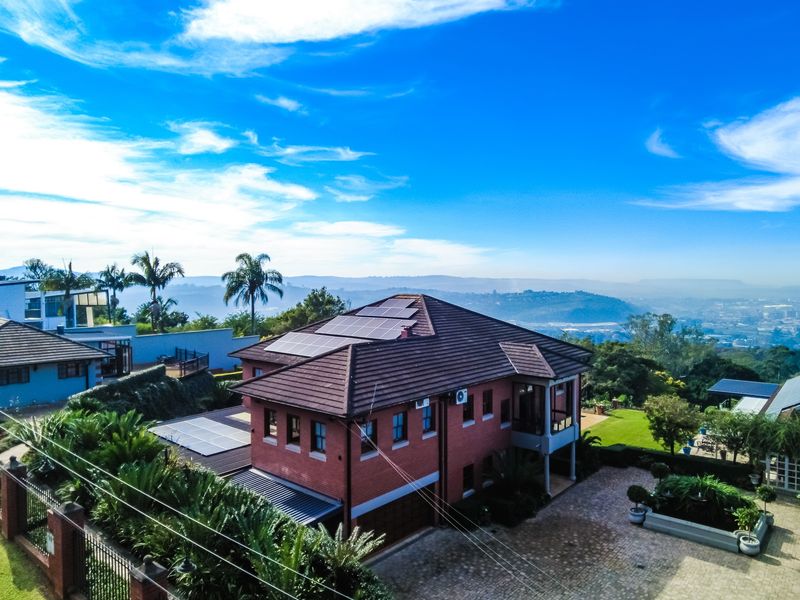 Athlone - spectacular family home for the extended family - Photo 6