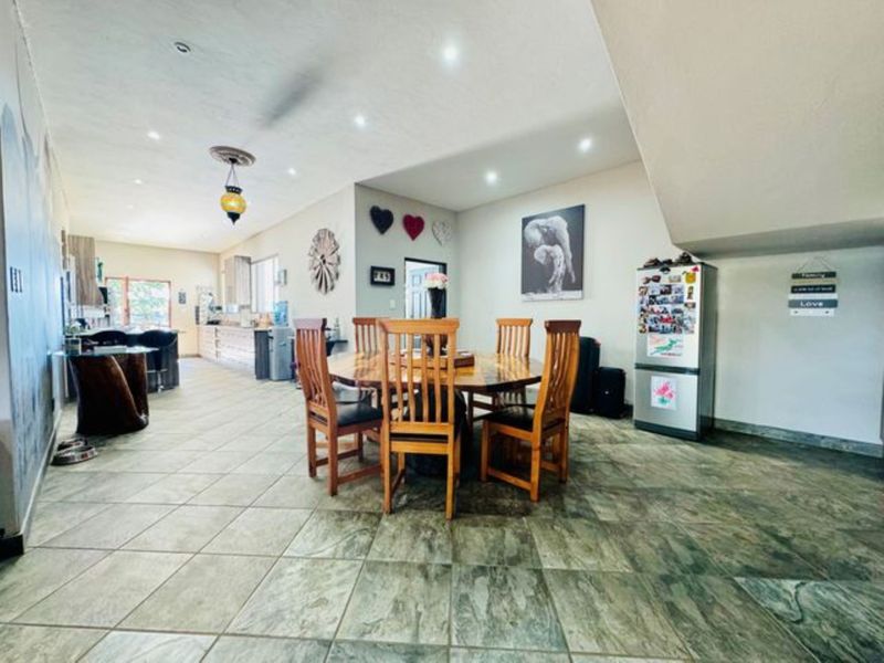 Smallholding with 3 Houses & a Workshop For Sale In Annlin. - Photo 10