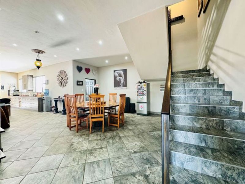 Smallholding with 3 Houses & a Workshop For Sale In Annlin. - Photo 9