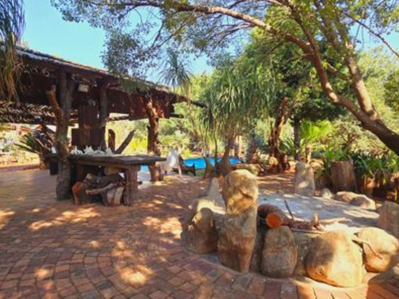 Smallholding with 3 Houses & a Workshop For Sale In Annlin. - Photo 5