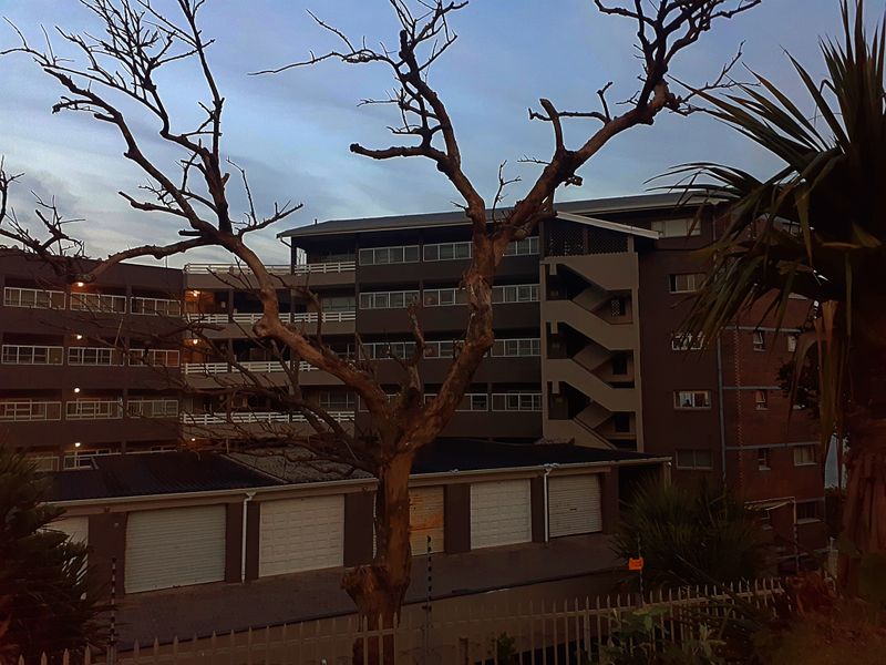 2 Bedroom Flat For Sale In Athlone Park - Photo 5