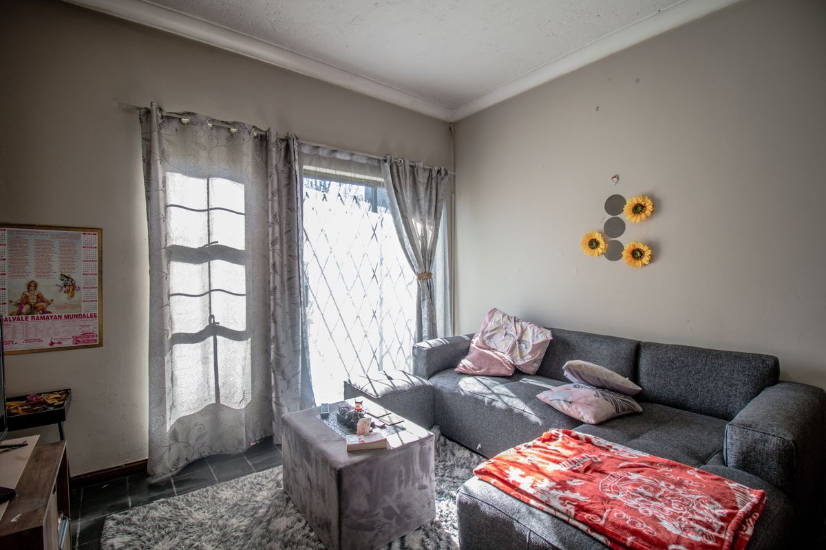 2 bed and 1 bath Ground Floor unit - Photo 2