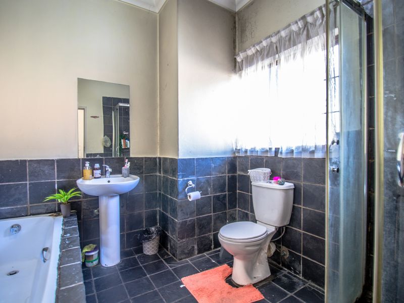 2 bed and 1 bath Ground Floor unit - Photo 9