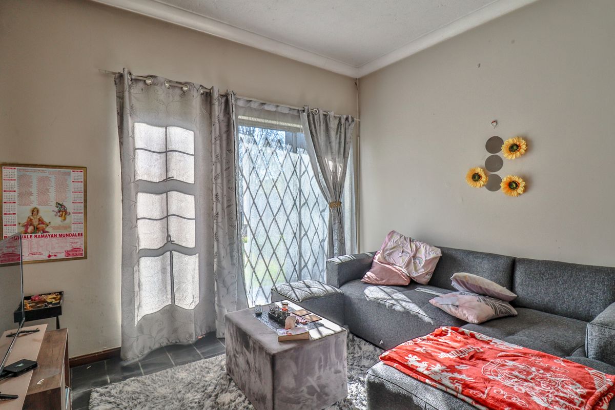 2 bed and 1 bath Ground Floor unit - Photo 2