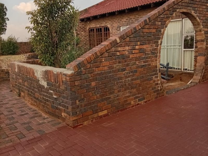 3 Bedroom 2 Bathroom Corner Stand House for Sale. - Photo 10